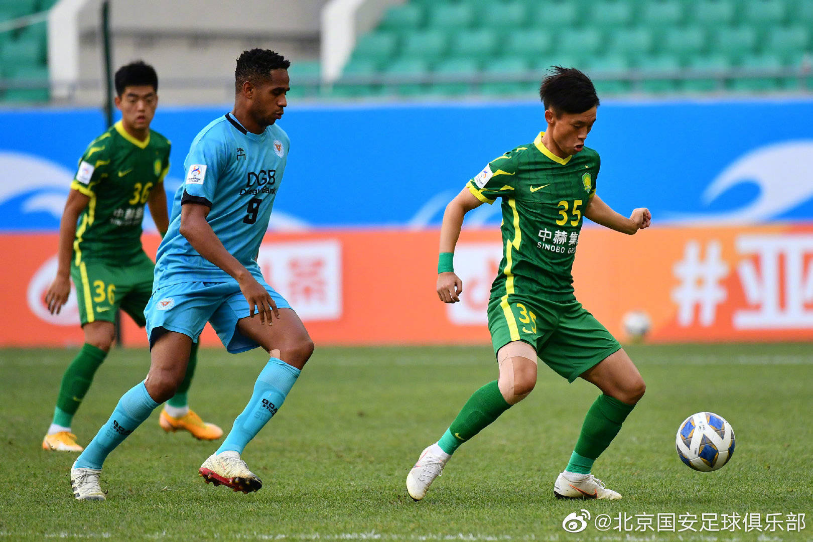 芝加哥公牛迎亚冠关键赛，转会期内部沟通，悬念犹存，年轻球员得到机会的简单介绍