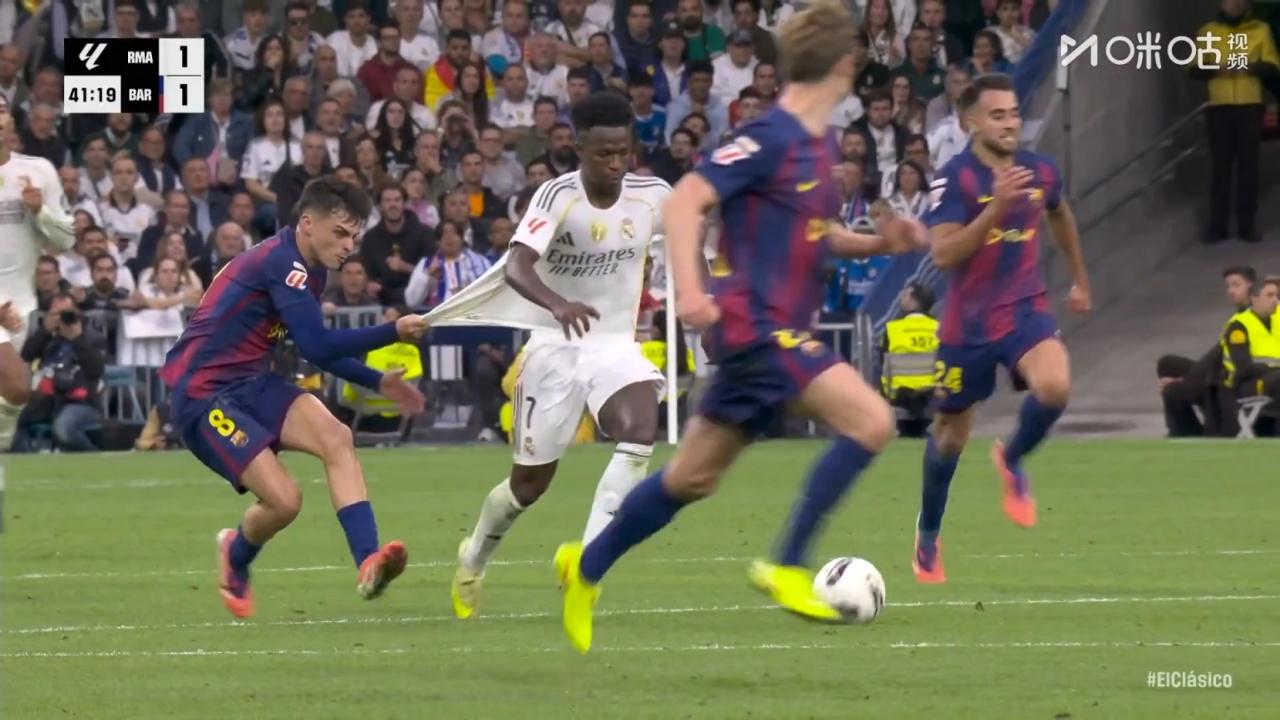 包含关键时刻西甲传出新动向；巴塞罗那主帅复盘；管理层表态——态度坚定；赛季目标并未改变的词条