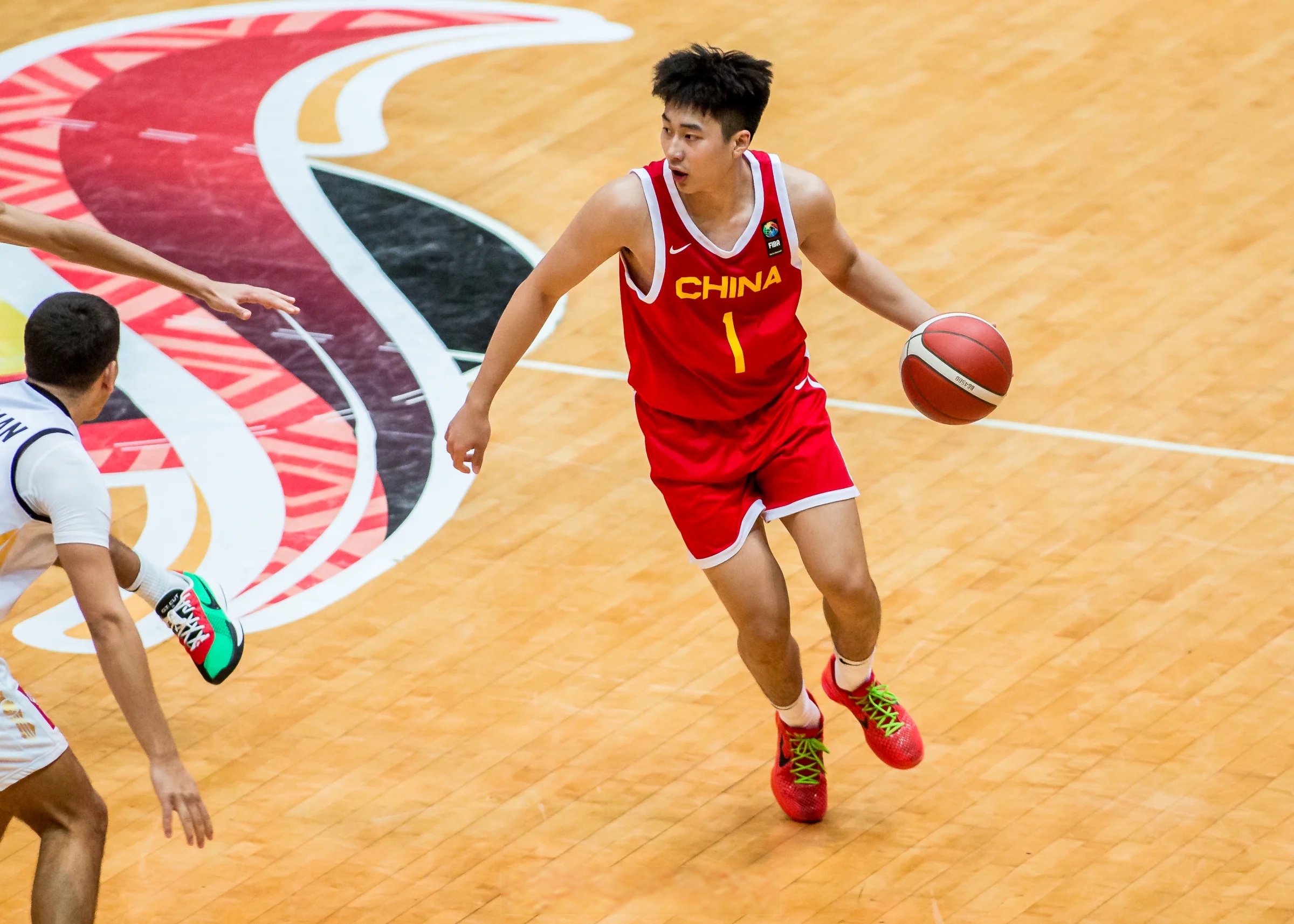 雷竞技电竞赛事加时末段金州勇士备战CBA常规赛，完成体检细节曝光，信心回归，纪律约束更严格的简单介绍