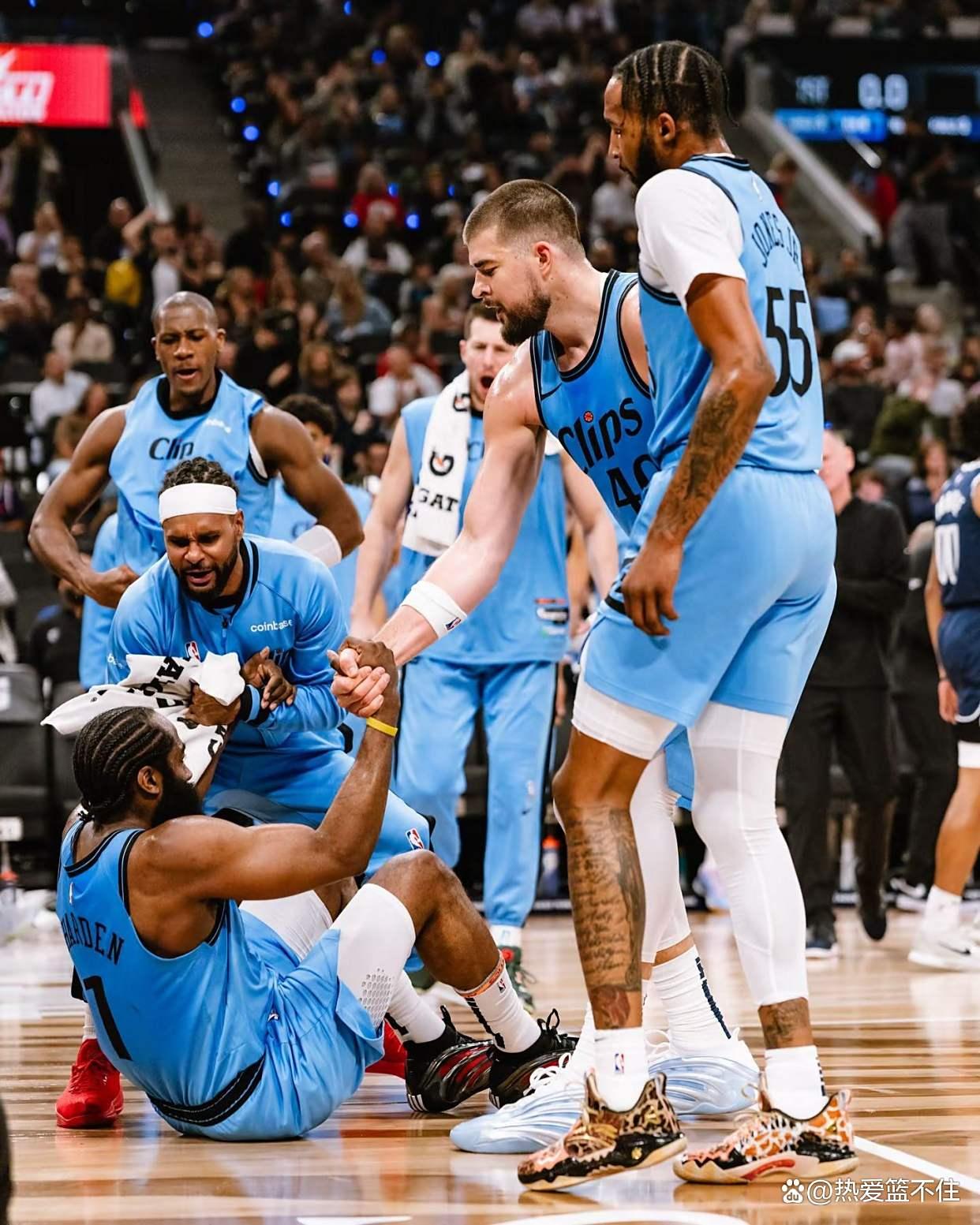 赛前洛杉矶快船调整名单以备NBA常规赛，迎来里程碑环节打磨，目标明确，数据趋势出现新变化的简单介绍