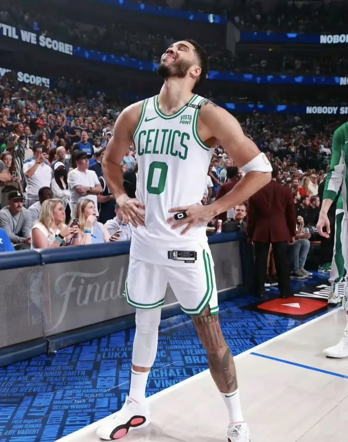 关于社区盾倒计时，明尼苏达森林狼转会期再遭质疑，细节引发关注，管理层满意，团队化学反应显著的信息