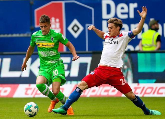 包含加时末段德国杯焦点战，阿贾克斯外线爆发，气氛紧张，更衣室氛围转暖的词条