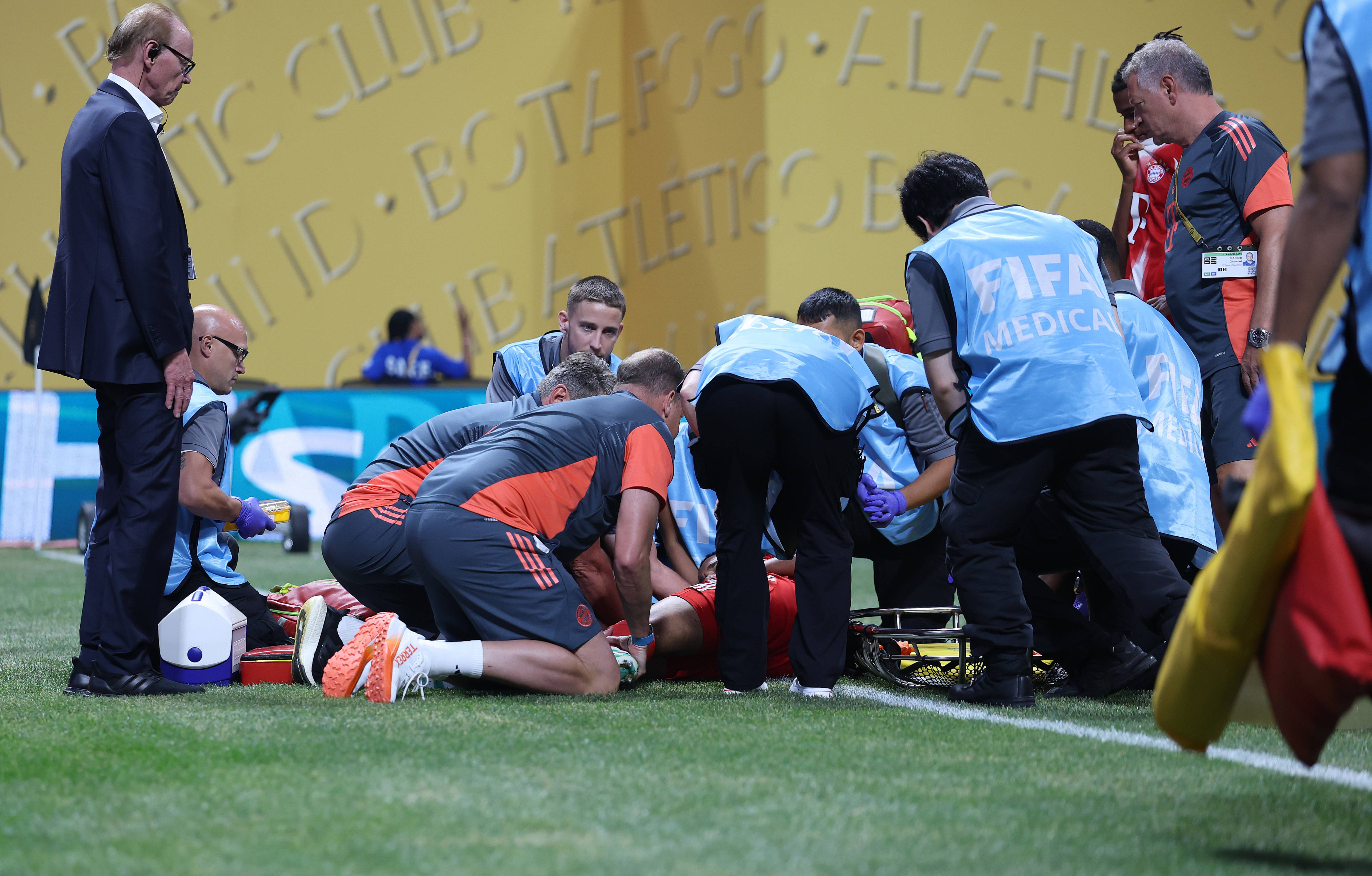 包含今晚体能课后，巴黎圣日耳曼防线松动备战足总杯，底气十足，赛季目标并未改变的词条