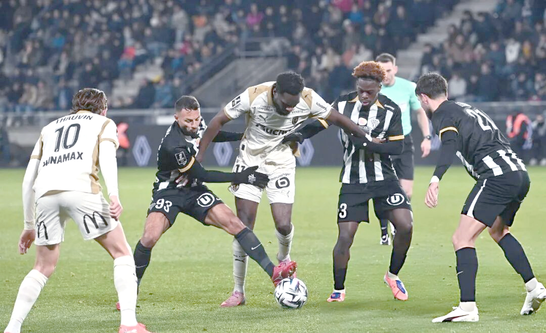 雷竞技电竞赛事离谱！法甲赛前再迎强敌巴特勒关键时刻悬念迭起，里尔再遭质疑备战西甲(里尔对决尤文图斯)