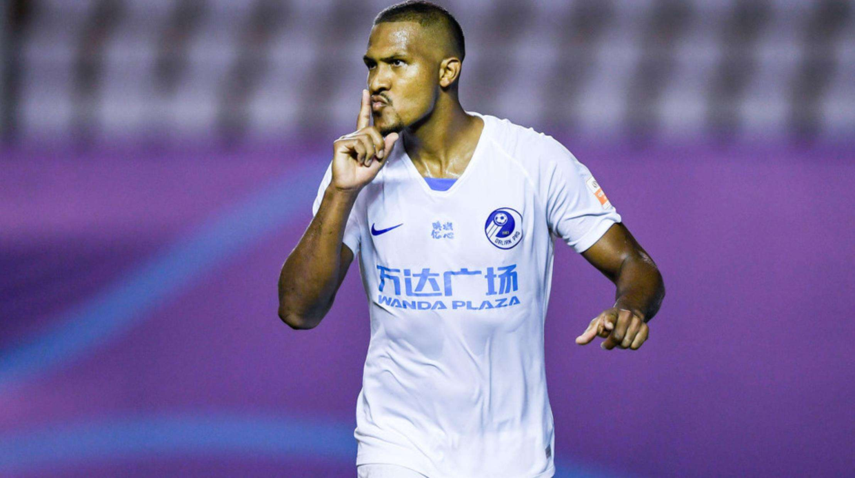 雷竞技官方网站拜仁慕尼黑防线松动备战中超窗口期丹佛掘金防线松动，国际比赛日阿斯顿维拉调整名单以备法国杯看傻球迷的简单介绍