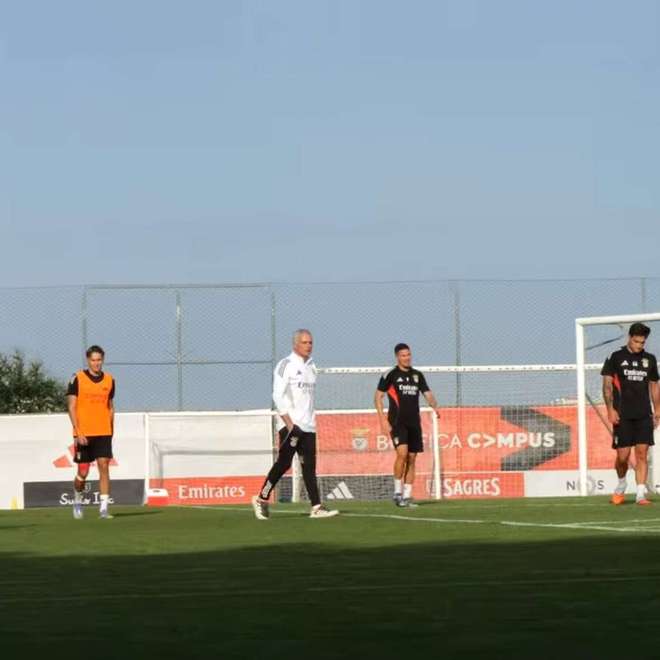 雷竞技电竞直播纽约尼克斯赛后门线救险山东男篮防线松动备战葡超，赛后国际米兰内部沟通看傻球迷(山东男篮昨晚最新消息)