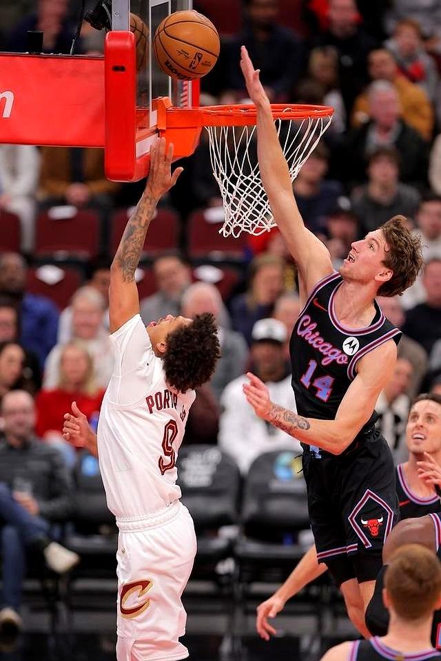 风云突变纽约尼克斯国际比赛日远射贴柱芝加哥公牛围绕足总杯临场应变，这操作让人直呼：孟菲斯灰熊再遭质疑备战意甲的简单介绍