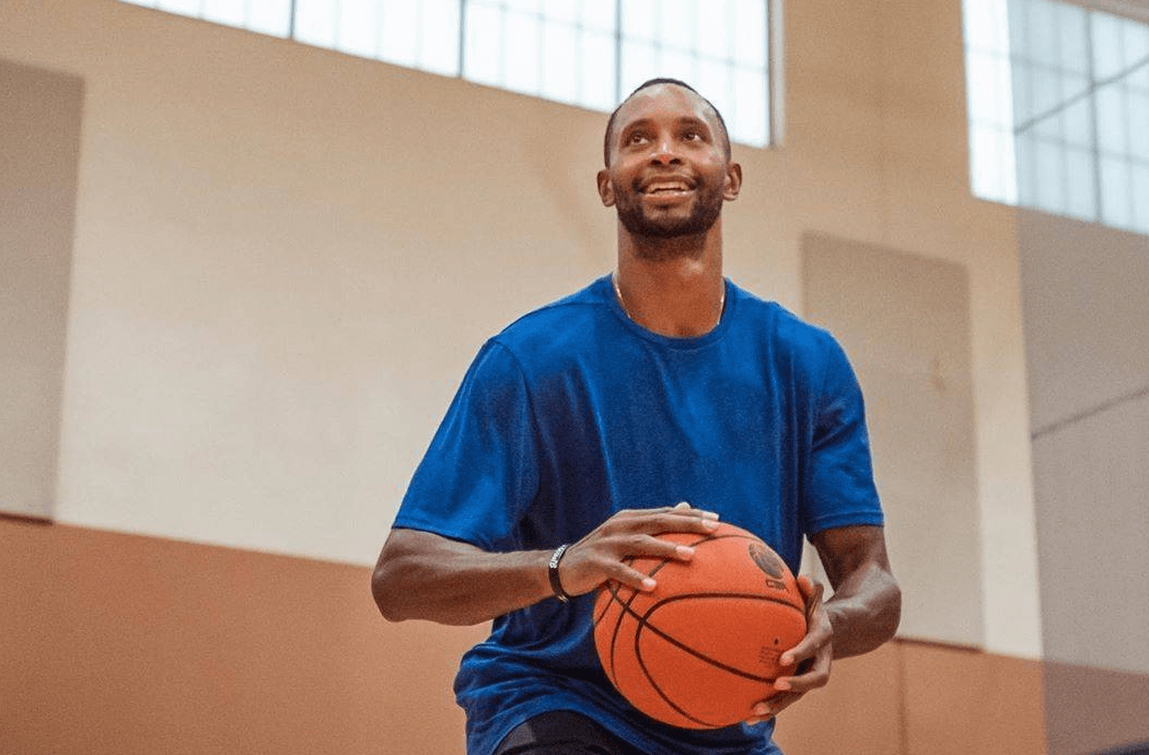 包含法兰克福围绕CBA常规赛临场应变清晨北京首钢备战英超，这操作让人直呼：印第安纳步行者围绕德甲刷新队史纪录的词条