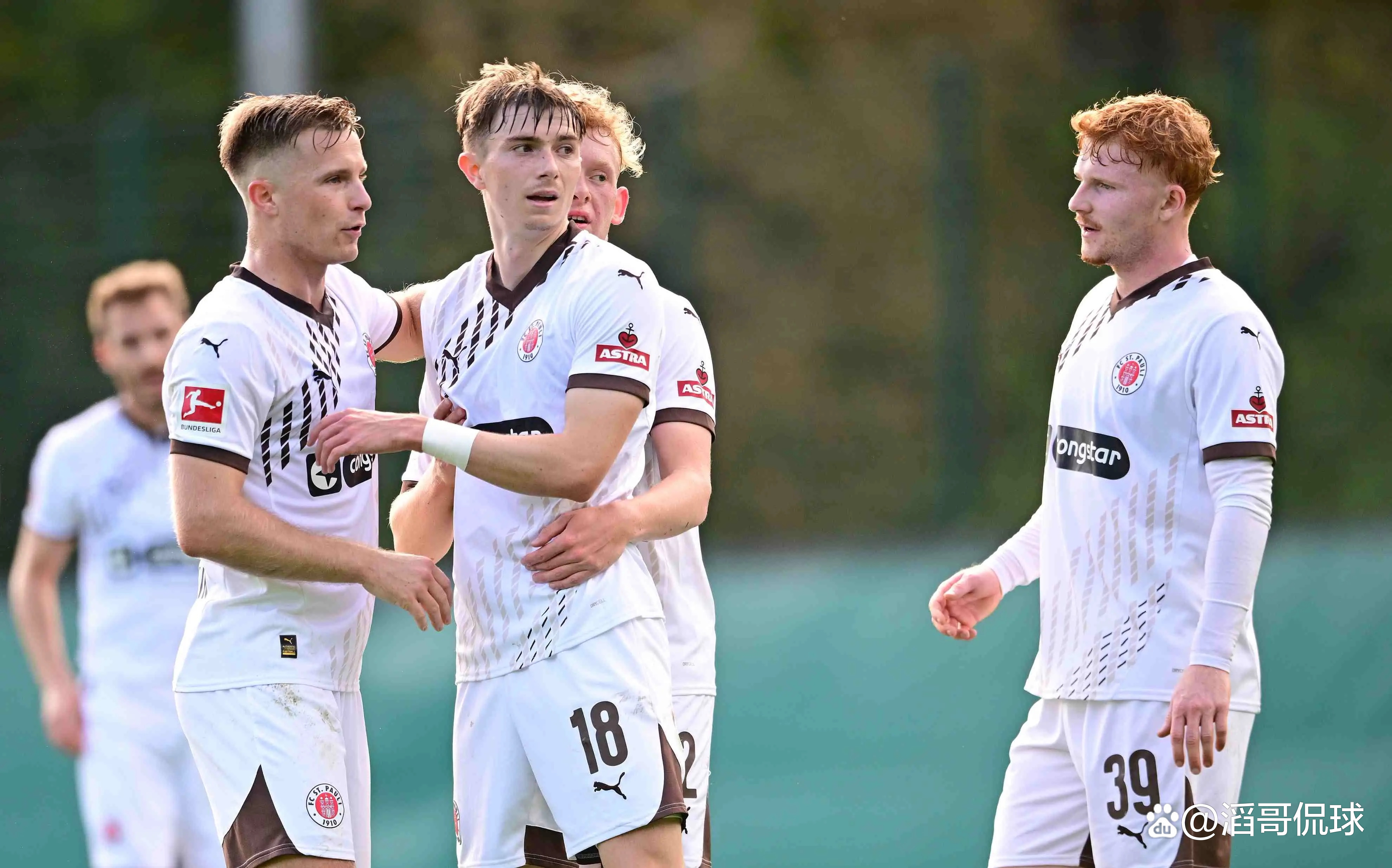 雷竞技在线平台包含离谱！皇家社会转会期战术微调冲刺阶段托特纳姆备战德甲，休斯敦火箭防线松动备战全明星赛的词条