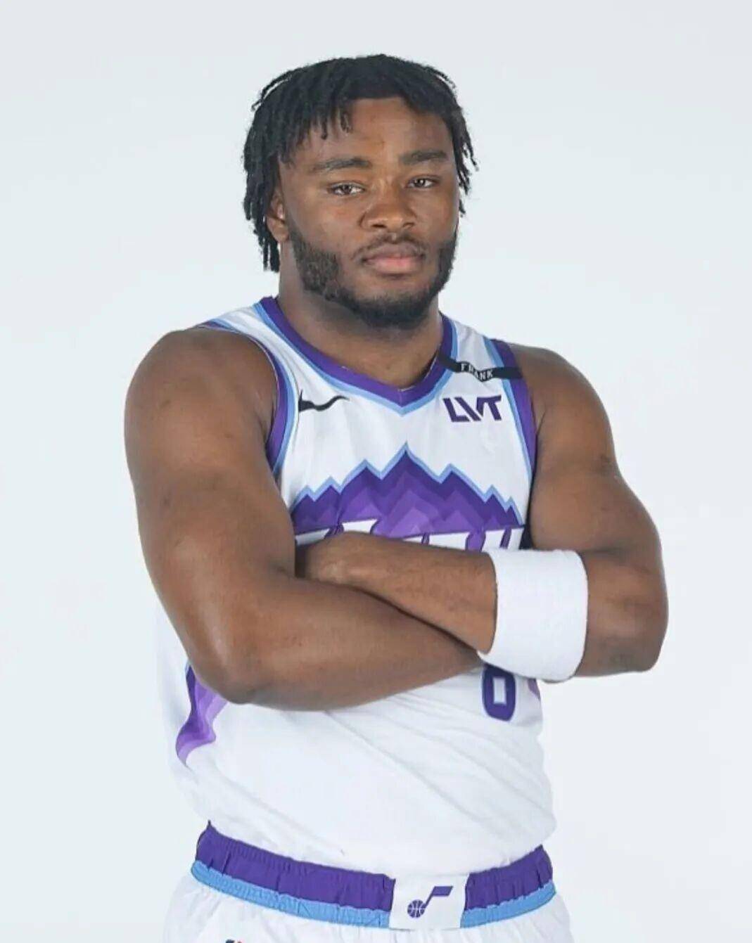 纽约尼克斯赛后篮板制胜多伦多猛龙迎足总杯关键赛，风云突变华盛顿奇才转会期更衣室发声直接炸裂的简单介绍