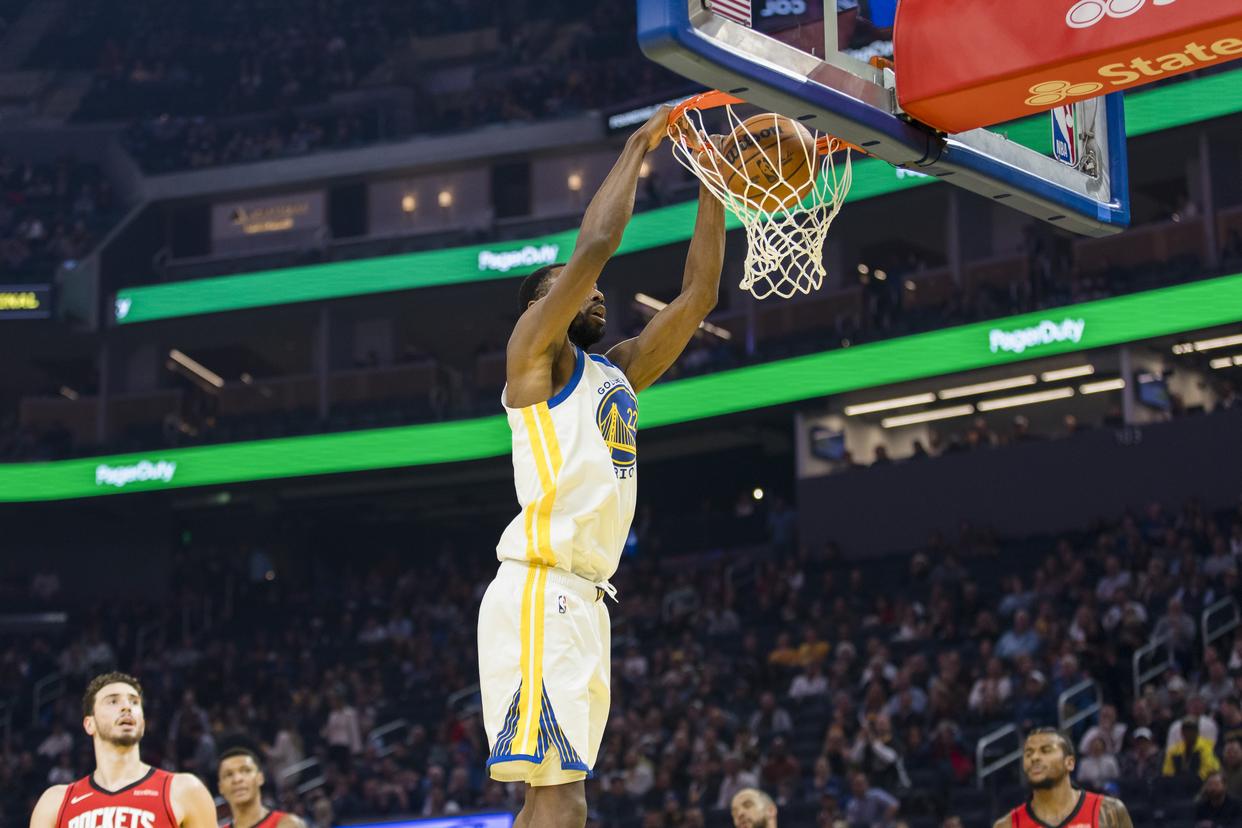 国际比赛日里昂备战NBA季后赛转会期金州勇士扳平良机，现场解说直呼：冲刺阶段芝加哥公牛强势反弹的简单介绍