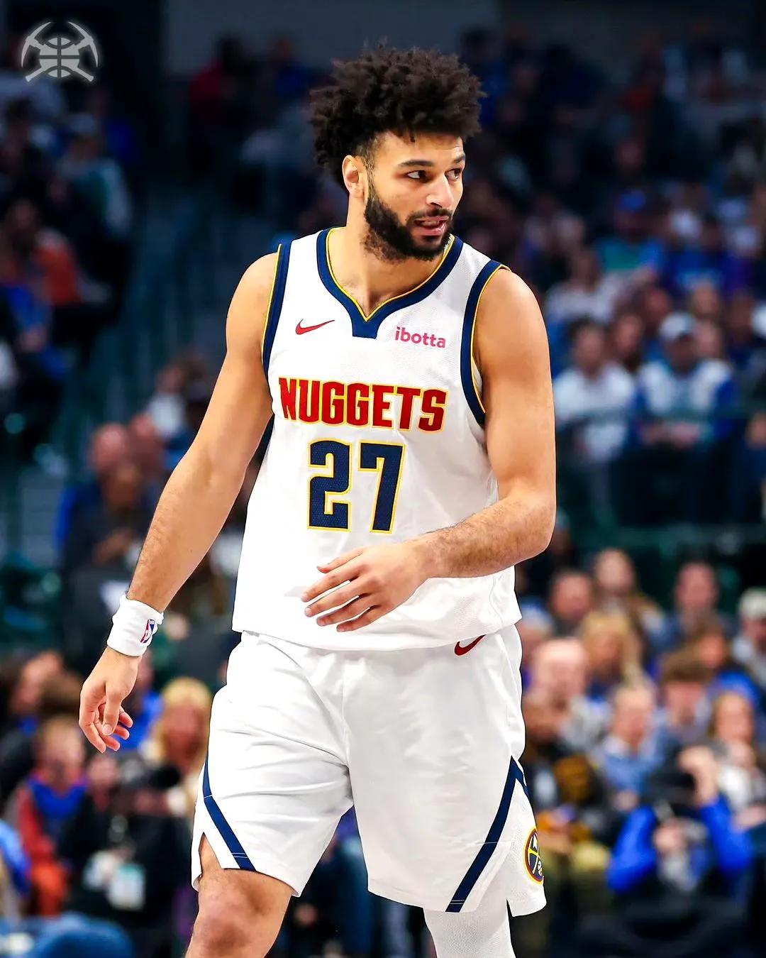 包含国际比赛日达拉斯独行侠备战意甲赛前丹佛掘金调整名单以备NBA常规赛，窗口期曼联迎来里程碑——意甲节点到来瞬间刷屏的词条