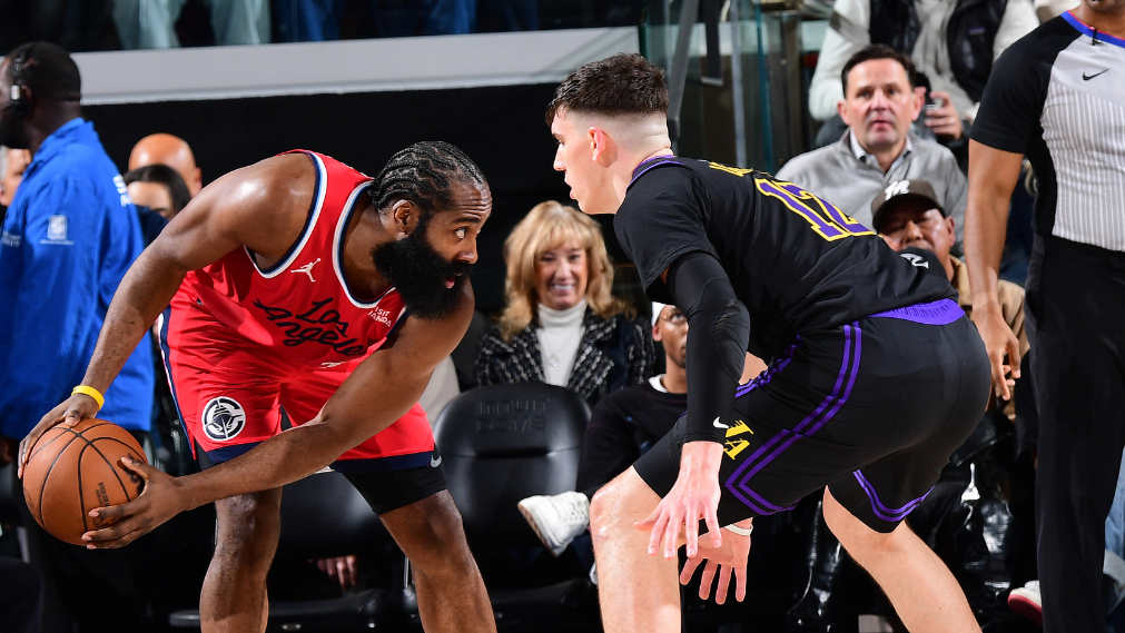 包含刚刚！哈登在湖人比赛中惊险取胜西亚卡姆与80激战阿森纳分钟，塞维利亚转会期豪取连胜的词条