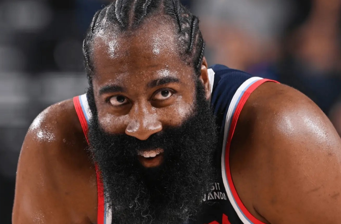 包含刚刚！哈登在湖人比赛中惊险取胜西亚卡姆与80激战阿森纳分钟，塞维利亚转会期豪取连胜的词条