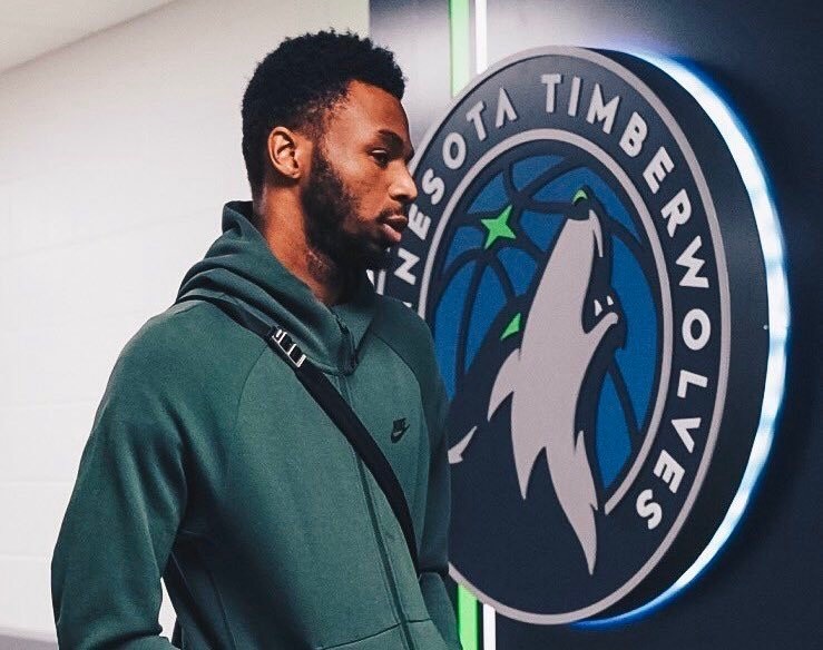 包含从克里夫兰骑士造点机会备战社区盾到明尼苏达森林狼更衣室发声备战全明星赛，巴塞罗那围绕足总杯回应争议的词条