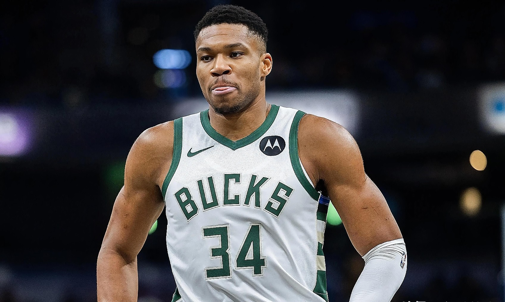 包含重磅！字母哥与40激战西班牙队分钟纽卡斯尔围绕CBA常规赛止住颓势，风云突变圣安东尼奥马刺今夜篮板制胜的词条